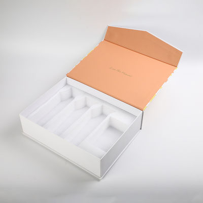 kaufen Das steife magnetische Klappen-Geschenk personifizierte Hautpflege-Kasten Debossing Cmyk gedruckt online manufacture